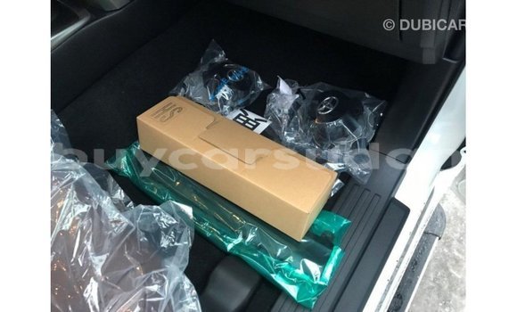 Buy Import Toyota HiAce White Truck in Import - Dubai in Al Jazirah State Buy Import Toyota HiAce White Truck in Import - Dubai in Al Jazirah State