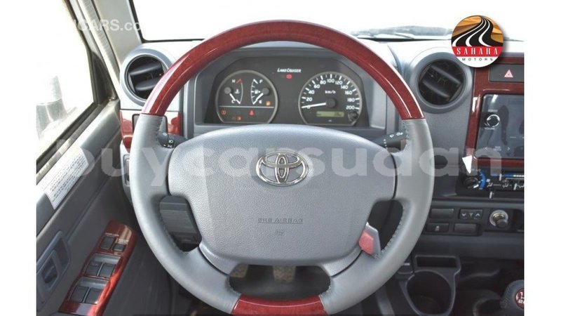 Big with watermark toyota land cruiser al jazirah state import dubai 3220