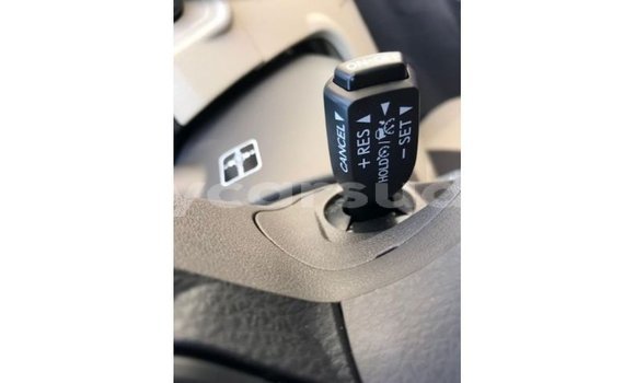 Buy Import Toyota Prado White Car in Import - Dubai in Al Jazirah State Buy Import Toyota Prado White Car in Import - Dubai in Al Jazirah State