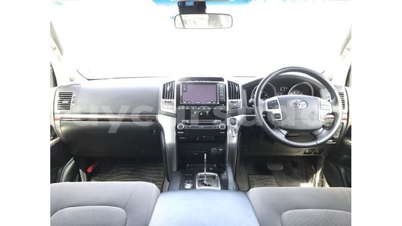 Big with watermark toyota land cruiser al jazirah state import dubai 3237