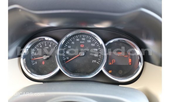 Buy Import Renault Duster White Car in Import - Dubai in Al Jazirah State