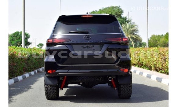Acheter Import Voiture Toyota Fortuner Noir à Import - Dubai, État d'Al Jazirah Acheter Import Voiture Toyota Fortuner Noir à Import - Dubai, État d'Al Jazirah