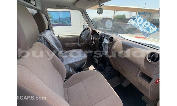 Buy Import Toyota DA Beige Truck in Import - Dubai in Al Jazirah State Buy Import Toyota DA Beige Truck in Import - Dubai in Al Jazirah State