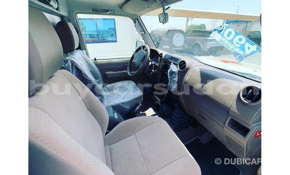 Buy Import Toyota DA Beige Truck in Import - Dubai in Al Jazirah State Buy Import Toyota DA Beige Truck in Import - Dubai in Al Jazirah State