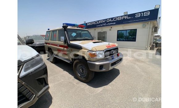 Buy Import Toyota DA Beige Truck in Import - Dubai in Al Jazirah State Buy Import Toyota DA Beige Truck in Import - Dubai in Al Jazirah State