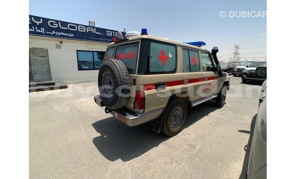 Buy Import Toyota DA Beige Truck in Import - Dubai in Al Jazirah State Buy Import Toyota DA Beige Truck in Import - Dubai in Al Jazirah State
