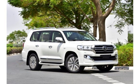 Acheter Import Voiture Toyota Land Cruiser Blanc à Import - Dubai, État d'Al Jazirah Acheter Import Voiture Toyota Land Cruiser Blanc à Import - Dubai, État d'Al Jazirah