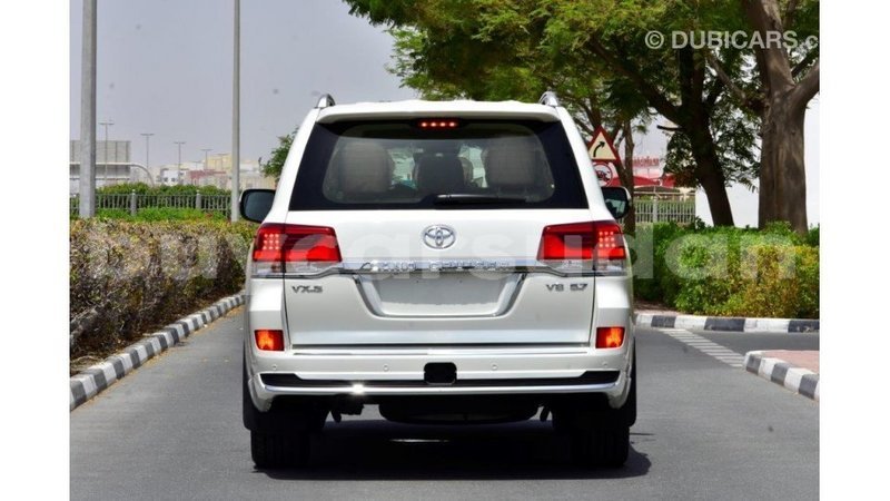 Big with watermark toyota land cruiser al jazirah state import dubai 3261