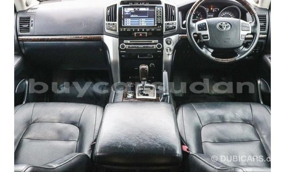 Buy Import Toyota Land Cruiser White Car in Import - Dubai in Al Jazirah State Buy Import Toyota Land Cruiser White Car in Import - Dubai in Al Jazirah State
