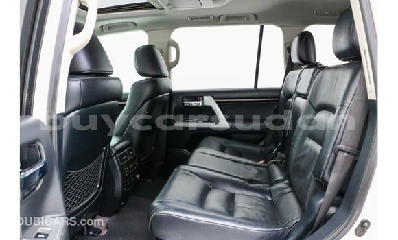 Buy Import Toyota Land Cruiser White Car in Import - Dubai in Al Jazirah State Buy Import Toyota Land Cruiser White Car in Import - Dubai in Al Jazirah State