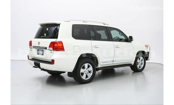 Buy Import Toyota Land Cruiser White Car in Import - Dubai in Al Jazirah State Buy Import Toyota Land Cruiser White Car in Import - Dubai in Al Jazirah State