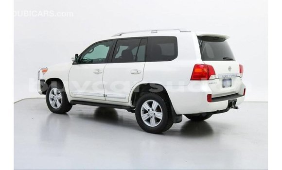 Buy Import Toyota Land Cruiser White Car in Import - Dubai in Al Jazirah State Buy Import Toyota Land Cruiser White Car in Import - Dubai in Al Jazirah State