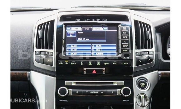 Buy Import Toyota Land Cruiser White Car in Import - Dubai in Al Jazirah State Buy Import Toyota Land Cruiser White Car in Import - Dubai in Al Jazirah State
