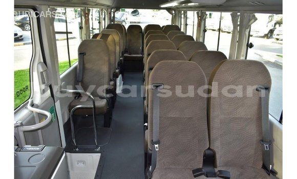 Acheter Import Voiture Toyota Coaster Blanc à Import - Dubai, État d'Al Jazirah Acheter Import Voiture Toyota Coaster Blanc à Import - Dubai, État d'Al Jazirah