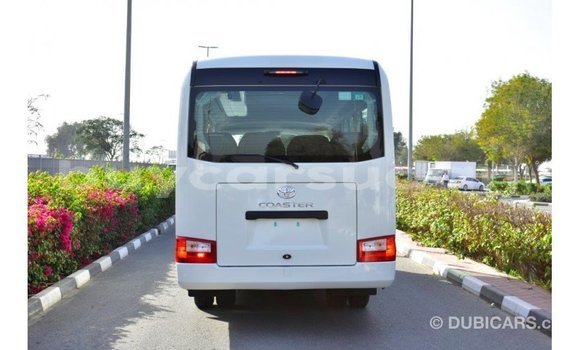 Acheter Import Voiture Toyota Coaster Blanc à Import - Dubai, État d'Al Jazirah Acheter Import Voiture Toyota Coaster Blanc à Import - Dubai, État d'Al Jazirah