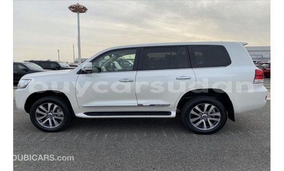 Buy Import Toyota Land Cruiser White Car in Import - Dubai in Al Jazirah State Buy Import Toyota Land Cruiser White Car in Import - Dubai in Al Jazirah State