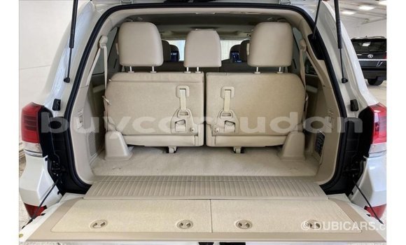 Buy Import Toyota Land Cruiser White Car in Import - Dubai in Al Jazirah State Buy Import Toyota Land Cruiser White Car in Import - Dubai in Al Jazirah State