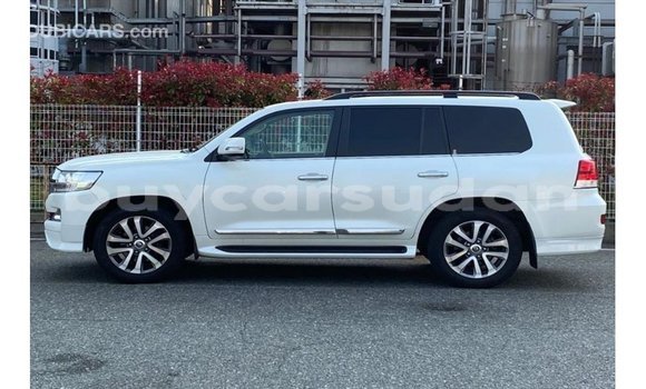 Buy Import Toyota Land Cruiser White Car in Import - Dubai in Al Jazirah State Buy Import Toyota Land Cruiser White Car in Import - Dubai in Al Jazirah State