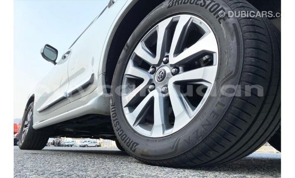 Buy Import Toyota Land Cruiser White Car in Import - Dubai in Al Jazirah State Buy Import Toyota Land Cruiser White Car in Import - Dubai in Al Jazirah State