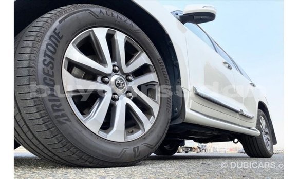 Buy Import Toyota Land Cruiser White Car in Import - Dubai in Al Jazirah State Buy Import Toyota Land Cruiser White Car in Import - Dubai in Al Jazirah State
