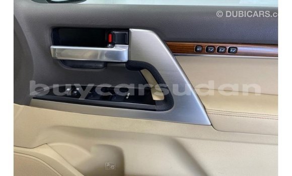 Buy Import Toyota Land Cruiser White Car in Import - Dubai in Al Jazirah State Buy Import Toyota Land Cruiser White Car in Import - Dubai in Al Jazirah State
