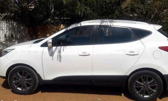 Buy Used Hyundai Tucson White Car in Khartoum in Khartoum Buy Used Hyundai Tucson White Car in Khartoum in Khartoum
