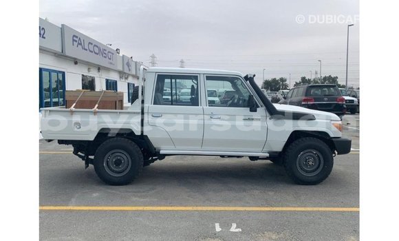 Buy Import Toyota Land Cruiser White Car in Import - Dubai in Al Jazirah State Buy Import Toyota Land Cruiser White Car in Import - Dubai in Al Jazirah State