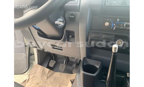 Buy Import Toyota Land Cruiser White Car in Import - Dubai in Al Jazirah State Buy Import Toyota Land Cruiser White Car in Import - Dubai in Al Jazirah State