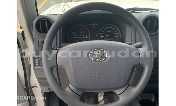 Buy Import Toyota Land Cruiser White Car in Import - Dubai in Al Jazirah State Buy Import Toyota Land Cruiser White Car in Import - Dubai in Al Jazirah State
