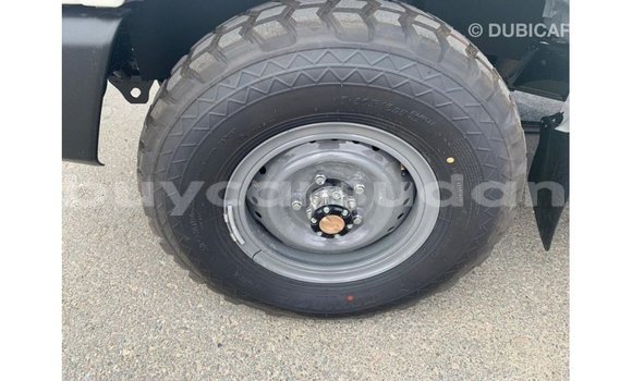 Buy Import Toyota Land Cruiser White Car in Import - Dubai in Al Jazirah State Buy Import Toyota Land Cruiser White Car in Import - Dubai in Al Jazirah State