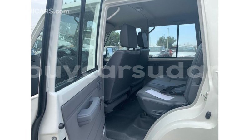 Big with watermark toyota land cruiser al jazirah state import dubai 3287