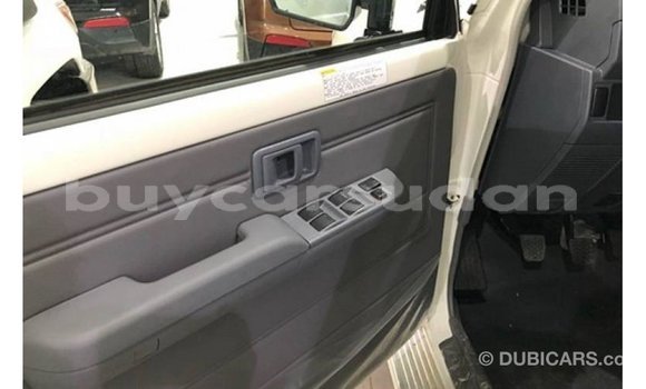 Acheter Import Voiture Toyota Land Cruiser Blanc à Import - Dubai, État d'Al Jazirah Acheter Import Voiture Toyota Land Cruiser Blanc à Import - Dubai, État d'Al Jazirah