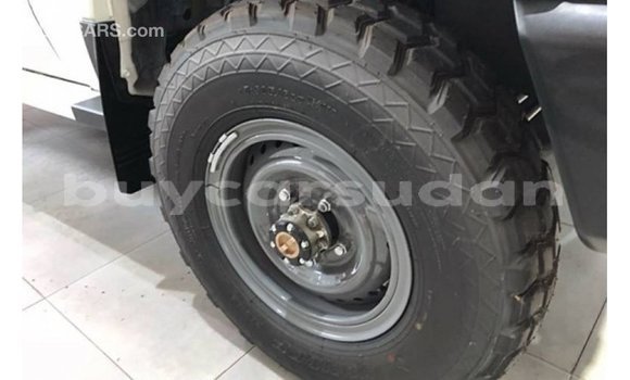 Acheter Import Voiture Toyota Land Cruiser Blanc à Import - Dubai, État d'Al Jazirah Acheter Import Voiture Toyota Land Cruiser Blanc à Import - Dubai, État d'Al Jazirah