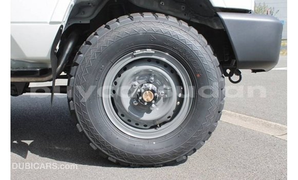 Buy Import Toyota Land Cruiser White Car in Import - Dubai in Al Jazirah State Buy Import Toyota Land Cruiser White Car in Import - Dubai in Al Jazirah State