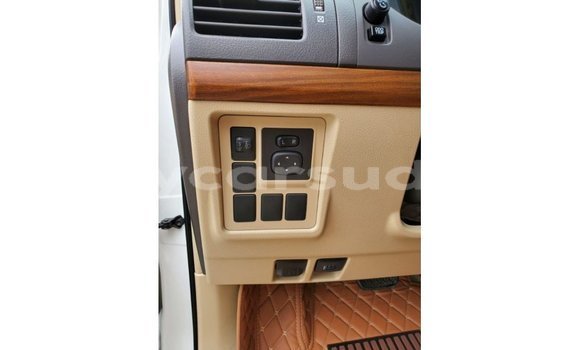 Buy Import Toyota Prado White Car in Import - Dubai in Al Jazirah State Buy Import Toyota Prado White Car in Import - Dubai in Al Jazirah State