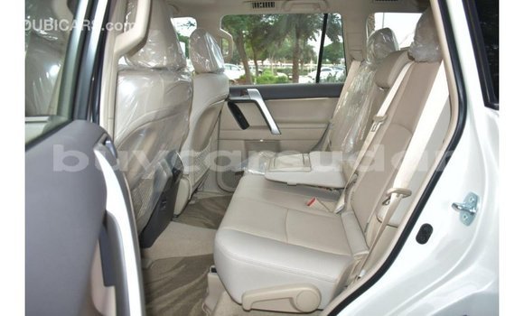 Acheter Import Voiture Toyota Prado Blanc à Import - Dubai, État d'Al Jazirah Acheter Import Voiture Toyota Prado Blanc à Import - Dubai, État d'Al Jazirah
