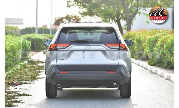 Acheter Import Utilitaire Toyota HiAce Autre à Import - Dubai, État d'Al Jazirah Acheter Import Utilitaire Toyota HiAce Autre à Import - Dubai, État d'Al Jazirah