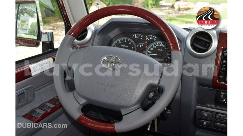 Big with watermark toyota land cruiser al jazirah state import dubai 3313