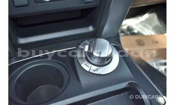 Acheter Import Utilitaire Toyota HiAce Blanc à Import - Dubai, État d'Al Jazirah Acheter Import Utilitaire Toyota HiAce Blanc à Import - Dubai, État d'Al Jazirah