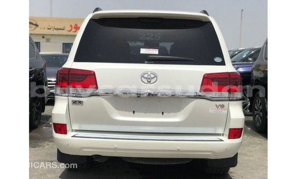 Buy Import Toyota Land Cruiser White Car in Import - Dubai in Al Jazirah State Buy Import Toyota Land Cruiser White Car in Import - Dubai in Al Jazirah State
