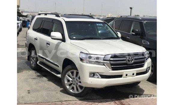 Buy Import Toyota Land Cruiser White Car in Import - Dubai in Al Jazirah State Buy Import Toyota Land Cruiser White Car in Import - Dubai in Al Jazirah State