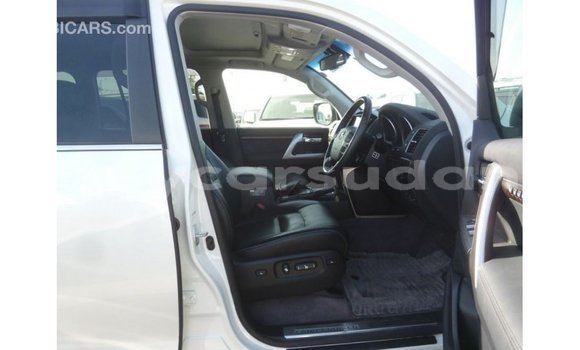 Buy Import Toyota Land Cruiser White Car in Import - Dubai in Al Jazirah State Buy Import Toyota Land Cruiser White Car in Import - Dubai in Al Jazirah State