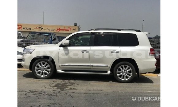 Buy Import Toyota Land Cruiser White Car in Import - Dubai in Al Jazirah State Buy Import Toyota Land Cruiser White Car in Import - Dubai in Al Jazirah State