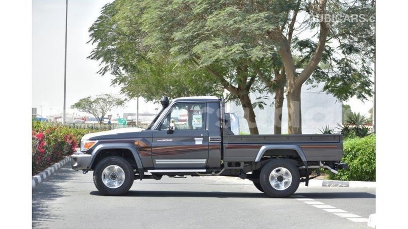 Big with watermark toyota land cruiser al jazirah state import dubai 3320
