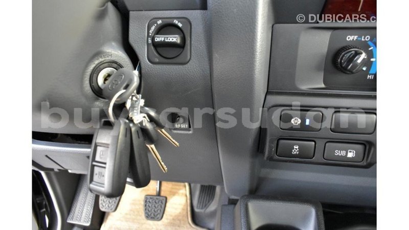 Big with watermark toyota land cruiser al jazirah state import dubai 3320