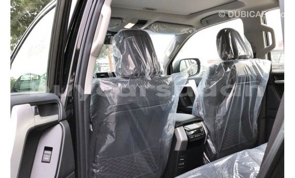 Acheter Import Voiture Toyota Prado Noir à Import - Dubai, État d'Al Jazirah Acheter Import Voiture Toyota Prado Noir à Import - Dubai, État d'Al Jazirah