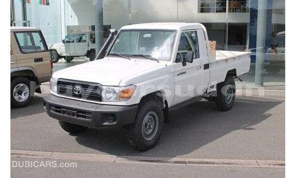 Acheter Import Voiture Toyota Land Cruiser Blanc à Import - Dubai, État d'Al Jazirah Acheter Import Voiture Toyota Land Cruiser Blanc à Import - Dubai, État d'Al Jazirah