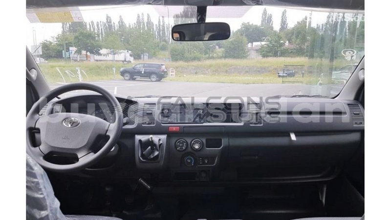 Big with watermark toyota hiace al jazirah state import dubai 3343