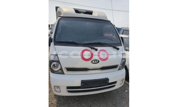 Buy Import Kia Carens White Car in Import - Dubai in Al Jazirah State Buy Import Kia Carens White Car in Import - Dubai in Al Jazirah State