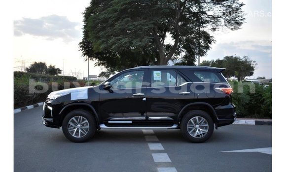 Acheter Import Voiture Toyota Fortuner Noir à Import - Dubai, État d'Al Jazirah Acheter Import Voiture Toyota Fortuner Noir à Import - Dubai, État d'Al Jazirah